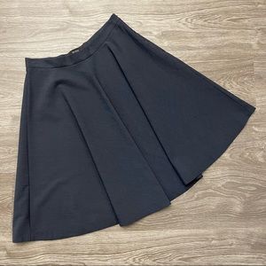 BODY By Victoria Navy Sharkskin A-Line Full Skirt Size 4
